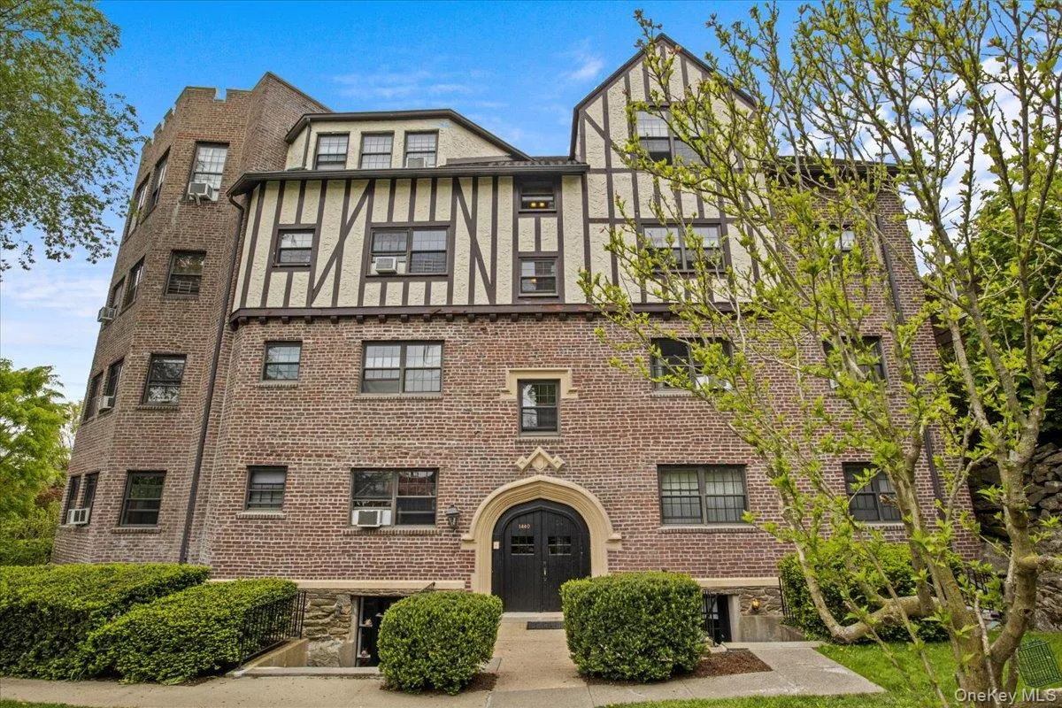 1440 Boston Post Road, Mamaroneck, NY, 2 Bedrooms Bedrooms, 4 Rooms Rooms,1 BathroomBathrooms,Residential,For Rent,Boston Post,0,1003812 1440 Boston Post Road, Mamaroneck, NY, 2 Bedrooms Bedrooms, 4 Rooms Rooms,1 BathroomBathrooms,Residential,For Rent,Boston Post,0,1003812
