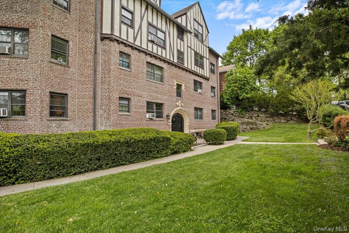 1440 Boston Post Road, Mamaroneck, NY, 2 Bedrooms Bedrooms, 4 Rooms Rooms,1 BathroomBathrooms,Residential,For Rent,Boston Post,0,1003812 1440 Boston Post Road, Mamaroneck, NY, 2 Bedrooms Bedrooms, 4 Rooms Rooms,1 BathroomBathrooms,Residential,For Rent,Boston Post,0,1003812