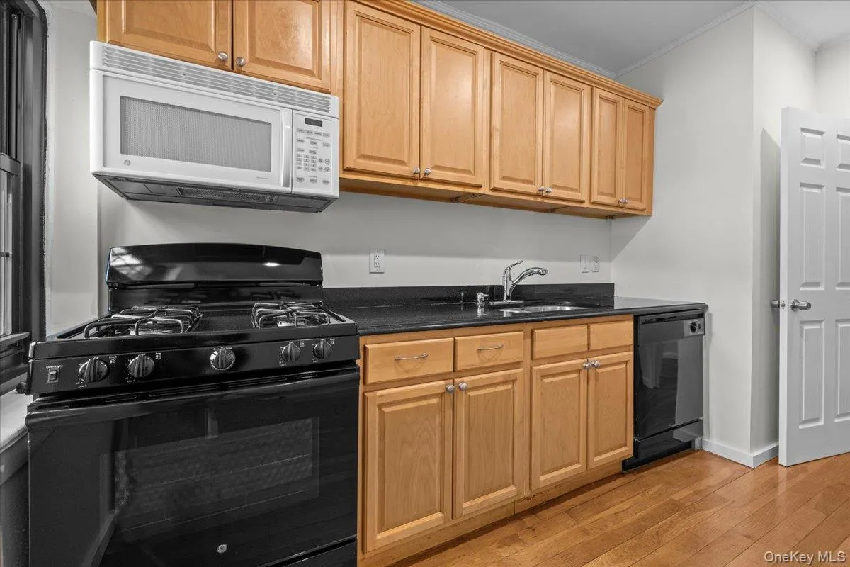 1440 Boston Post Road, Mamaroneck, NY, 2 Bedrooms Bedrooms, 4 Rooms Rooms,1 BathroomBathrooms,Residential,For Rent,Boston Post,0,1003812 1440 Boston Post Road, Mamaroneck, NY, 2 Bedrooms Bedrooms, 4 Rooms Rooms,1 BathroomBathrooms,Residential,For Rent,Boston Post,0,1003812