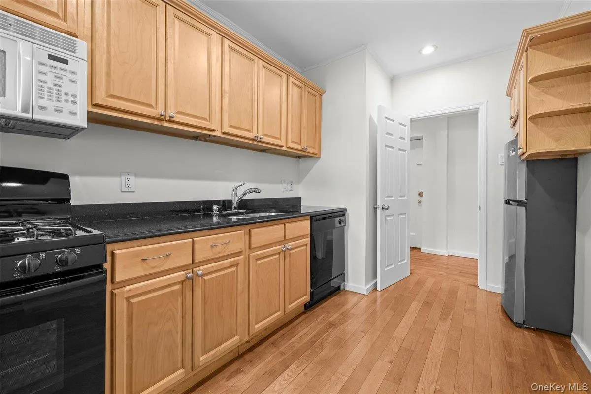 1440 Boston Post Road, Mamaroneck, NY, 2 Bedrooms Bedrooms, 4 Rooms Rooms,1 BathroomBathrooms,Residential,For Rent,Boston Post,0,1003812 1440 Boston Post Road, Mamaroneck, NY, 2 Bedrooms Bedrooms, 4 Rooms Rooms,1 BathroomBathrooms,Residential,For Rent,Boston Post,0,1003812