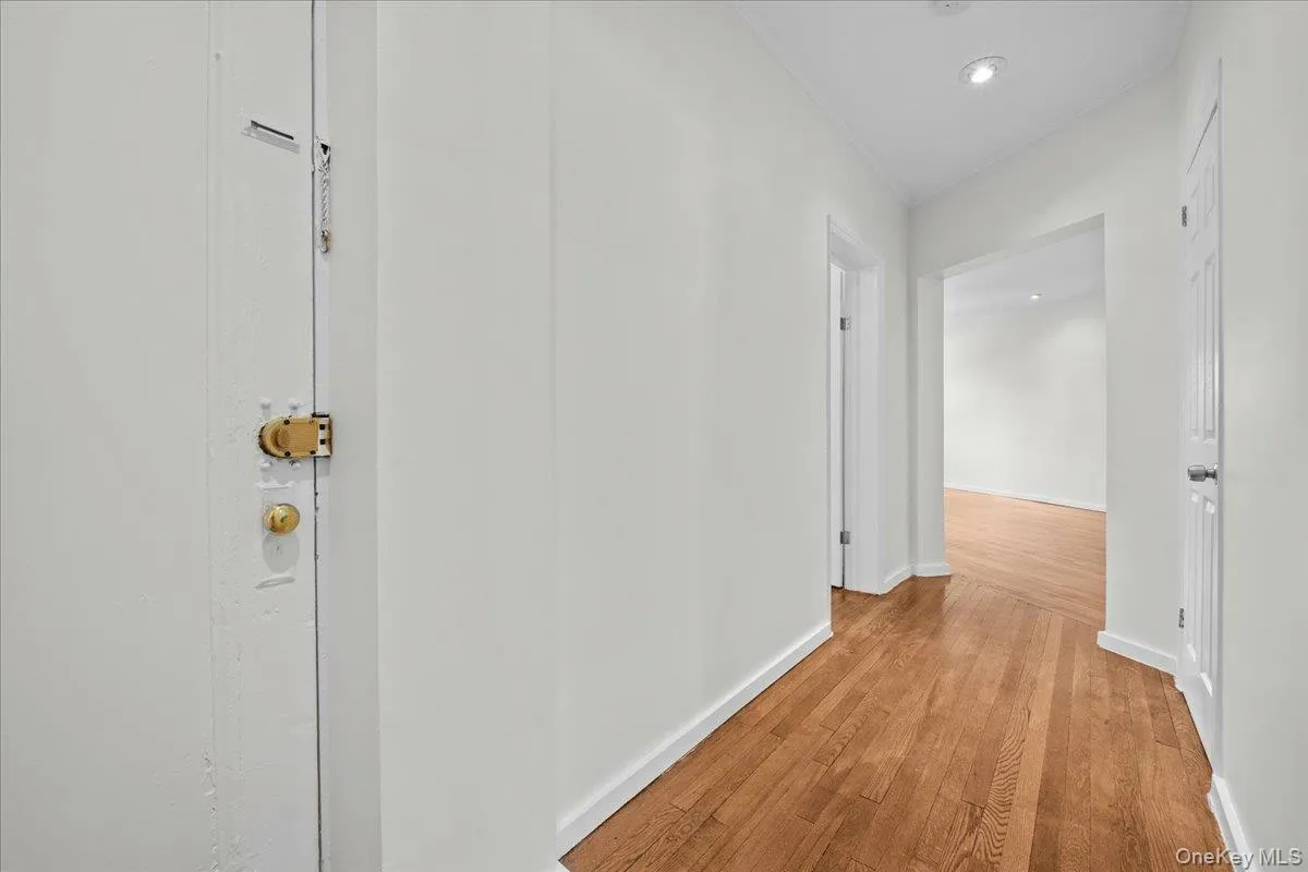 1440 Boston Post Road, Mamaroneck, NY, 2 Bedrooms Bedrooms, 4 Rooms Rooms,1 BathroomBathrooms,Residential,For Rent,Boston Post,0,1003812 1440 Boston Post Road, Mamaroneck, NY, 2 Bedrooms Bedrooms, 4 Rooms Rooms,1 BathroomBathrooms,Residential,For Rent,Boston Post,0,1003812