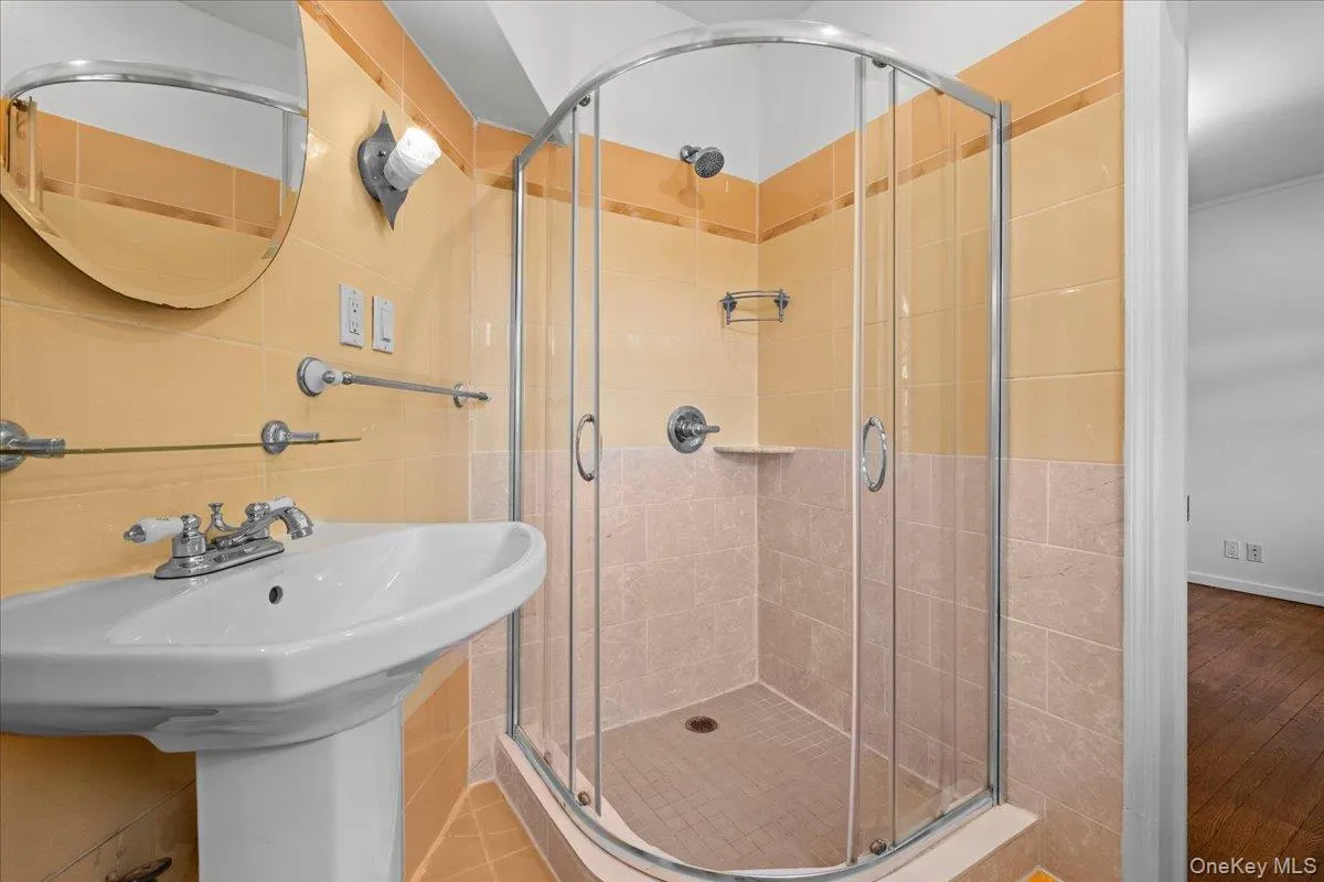1440 Boston Post Road, Mamaroneck, NY, 2 Bedrooms Bedrooms, 4 Rooms Rooms,1 BathroomBathrooms,Residential,For Rent,Boston Post,0,1003812 1440 Boston Post Road, Mamaroneck, NY, 2 Bedrooms Bedrooms, 4 Rooms Rooms,1 BathroomBathrooms,Residential,For Rent,Boston Post,0,1003812