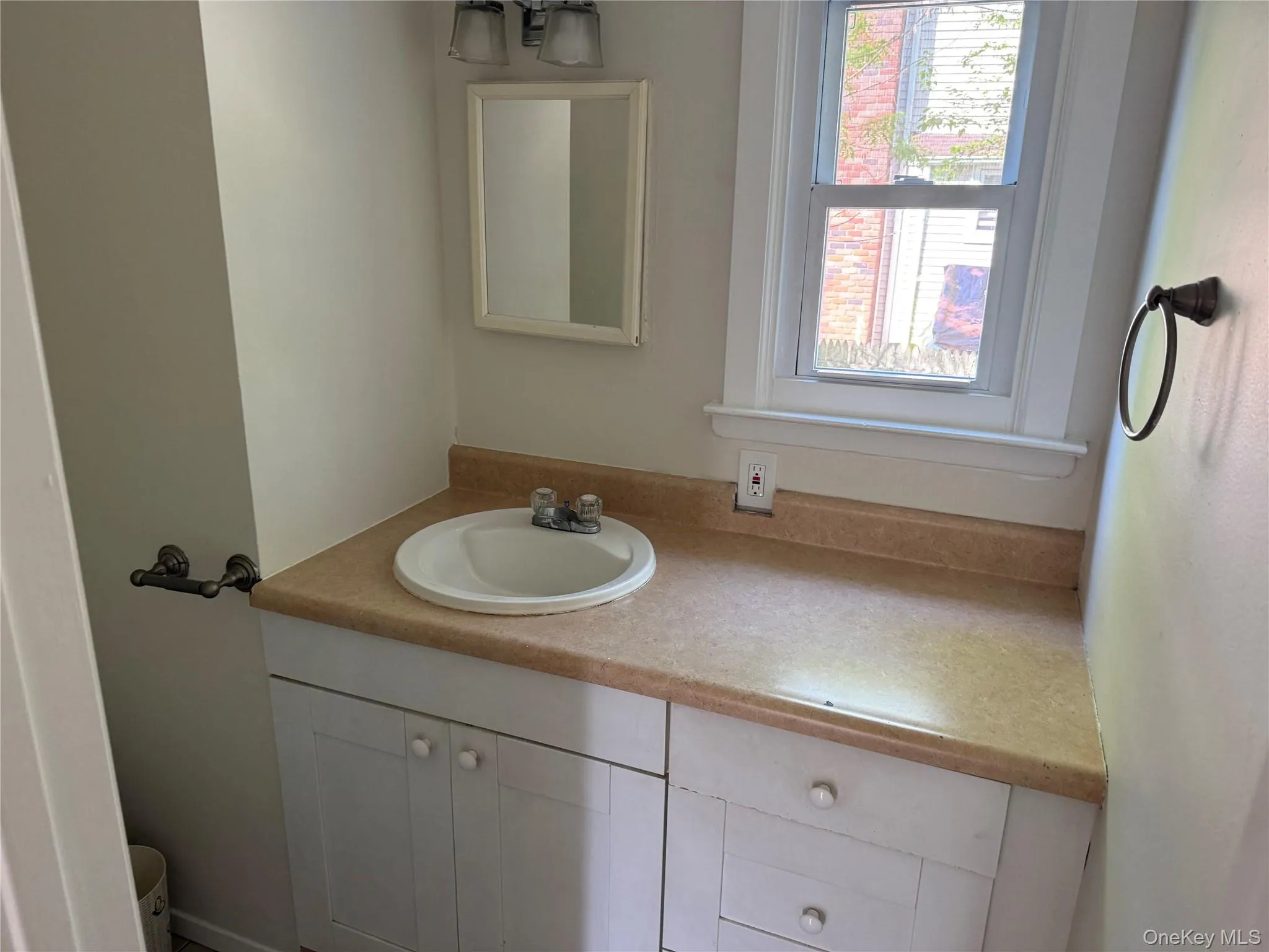 85-87 Washington Street, Islip, NY, 3 Bedrooms Bedrooms, 7 Rooms Rooms,1 BathroomBathrooms,Residential Lease,For Rent,Washington,0,1003814 85-87 Washington Street, Islip, NY, 3 Bedrooms Bedrooms, 7 Rooms Rooms,1 BathroomBathrooms,Residential Lease,For Rent,Washington,0,1003814