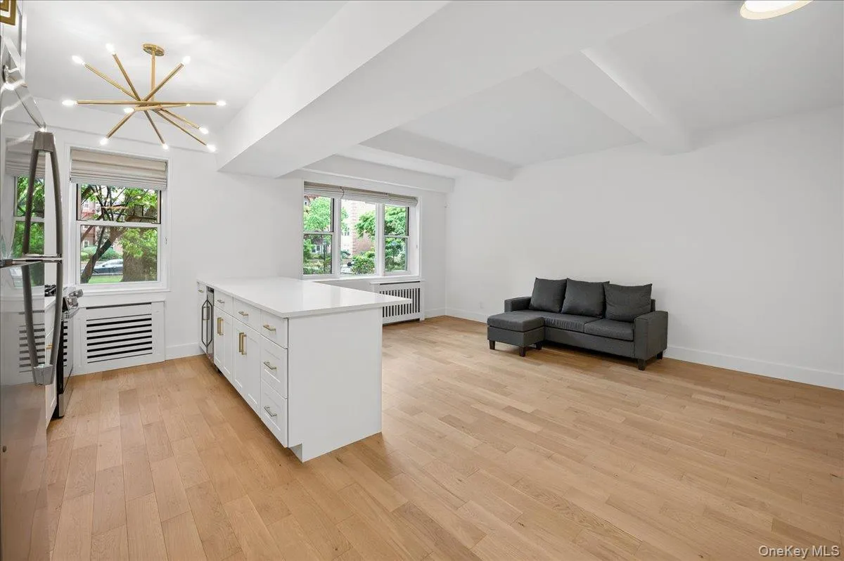 1 Sadore Lane, Yonkers, NY, 1 Bedroom Bedrooms, 3 Rooms Rooms,1 BathroomBathrooms,Residential Sale,For Rent,Sadore,0,1003821 1 Sadore Lane, Yonkers, NY, 1 Bedroom Bedrooms, 3 Rooms Rooms,1 BathroomBathrooms,Residential Sale,For Rent,Sadore,0,1003821