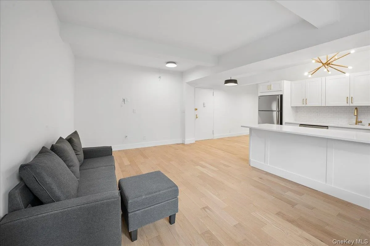 1 Sadore Lane, Yonkers, NY, 1 Bedroom Bedrooms, 3 Rooms Rooms,1 BathroomBathrooms,Residential Sale,For Rent,Sadore,0,1003821 1 Sadore Lane, Yonkers, NY, 1 Bedroom Bedrooms, 3 Rooms Rooms,1 BathroomBathrooms,Residential Sale,For Rent,Sadore,0,1003821