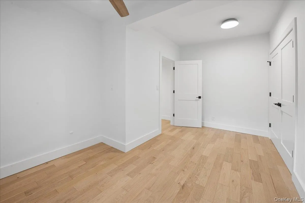 1 Sadore Lane, Yonkers, NY, 1 Bedroom Bedrooms, 3 Rooms Rooms,1 BathroomBathrooms,Residential Sale,For Rent,Sadore,0,1003821 1 Sadore Lane, Yonkers, NY, 1 Bedroom Bedrooms, 3 Rooms Rooms,1 BathroomBathrooms,Residential Sale,For Rent,Sadore,0,1003821