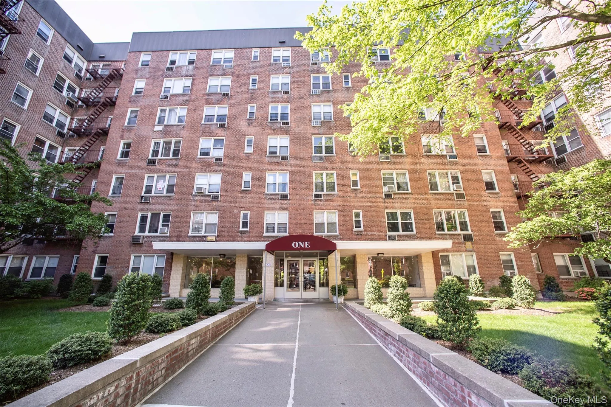 1 Sadore Lane, Yonkers, NY, 1 Bedroom Bedrooms, 3 Rooms Rooms,1 BathroomBathrooms,Residential Sale,For Rent,Sadore,0,1003821 1 Sadore Lane, Yonkers, NY, 1 Bedroom Bedrooms, 3 Rooms Rooms,1 BathroomBathrooms,Residential Sale,For Rent,Sadore,0,1003821