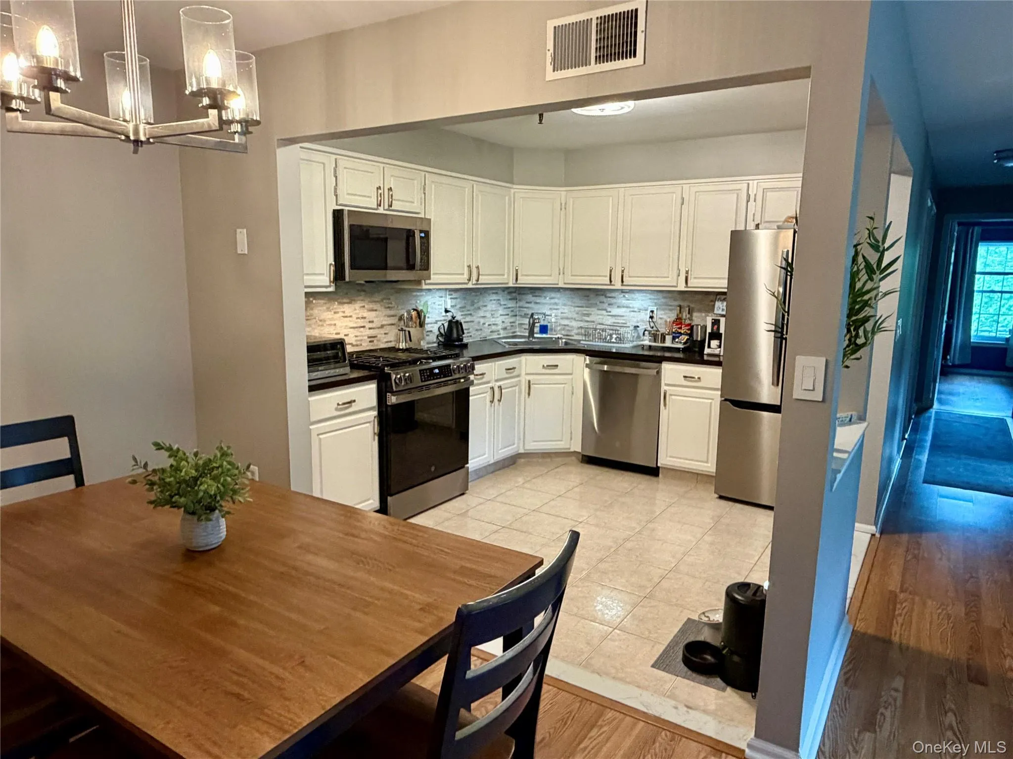 9 Edinburgh Drive, Peekskill, NY, 2 Bedrooms Bedrooms, 5 Rooms Rooms,2 BathroomsBathrooms,Residential,For Rent,Edinburgh,0,1003825 9 Edinburgh Drive, Peekskill, NY, 2 Bedrooms Bedrooms, 5 Rooms Rooms,2 BathroomsBathrooms,Residential,For Rent,Edinburgh,0,1003825