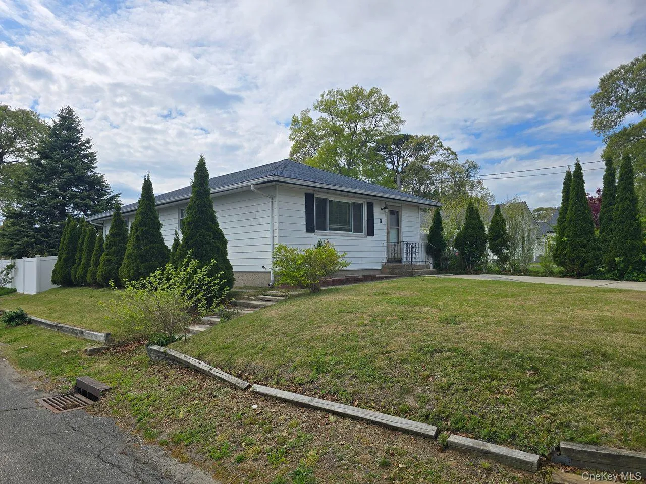 90 Blue Point Road, Brookhaven, NY, 3 Bedrooms Bedrooms, 6 Rooms Rooms,2 BathroomsBathrooms,Residential Lease,For Rent,Blue Point,0,1003827 90 Blue Point Road, Brookhaven, NY, 3 Bedrooms Bedrooms, 6 Rooms Rooms,2 BathroomsBathrooms,Residential Lease,For Rent,Blue Point,0,1003827