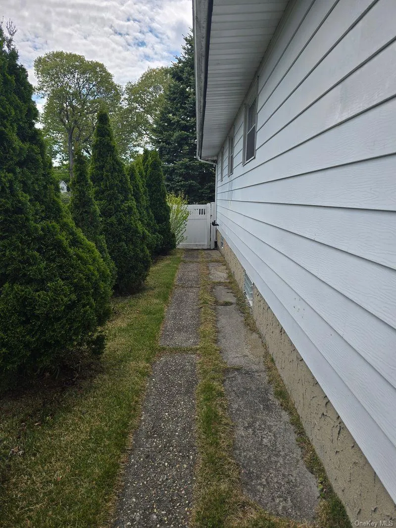 90 Blue Point Road, Brookhaven, NY, 3 Bedrooms Bedrooms, 6 Rooms Rooms,2 BathroomsBathrooms,Residential Lease,For Rent,Blue Point,0,1003827 90 Blue Point Road, Brookhaven, NY, 3 Bedrooms Bedrooms, 6 Rooms Rooms,2 BathroomsBathrooms,Residential Lease,For Rent,Blue Point,0,1003827