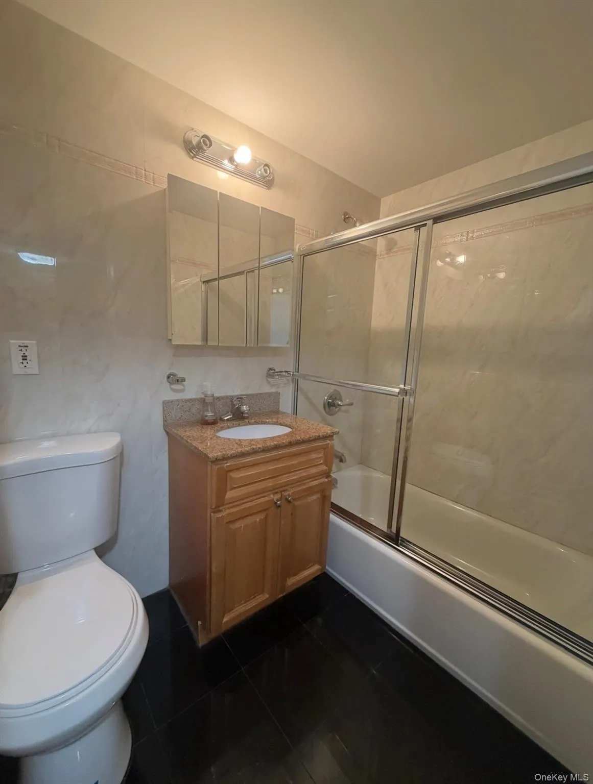 87-12 175th Street, New York, NY, 2 Bedrooms Bedrooms, 2 Rooms Rooms,2 BathroomsBathrooms,Residential Lease,For Rent,175th,0,1003838 87-12 175th Street, New York, NY, 2 Bedrooms Bedrooms, 2 Rooms Rooms,2 BathroomsBathrooms,Residential Lease,For Rent,175th,0,1003838