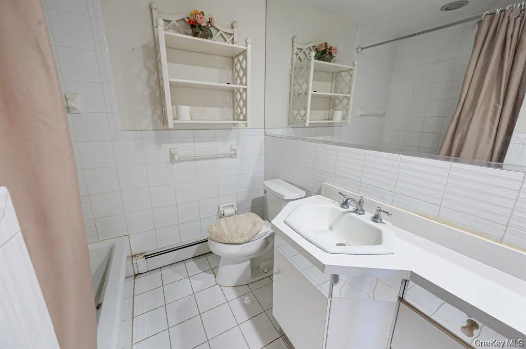 2864 Eastern Boulevard, Hempstead, NY, 6 Bedrooms Bedrooms, 11 Rooms Rooms,4 BathroomsBathrooms,Residential,For Rent,Eastern,0,1003841 2864 Eastern Boulevard, Hempstead, NY, 6 Bedrooms Bedrooms, 11 Rooms Rooms,4 BathroomsBathrooms,Residential,For Rent,Eastern,0,1003841