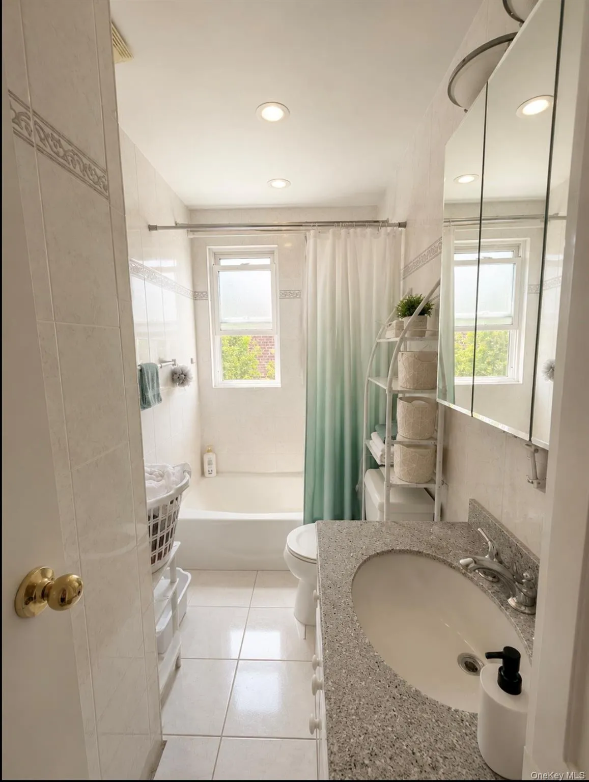 7221 66th Drive, New York, NY, 3 Bedrooms Bedrooms, 7 Rooms Rooms,1 BathroomBathrooms,Residential,For Rent,66th,0,1003844 7221 66th Drive, New York, NY, 3 Bedrooms Bedrooms, 7 Rooms Rooms,1 BathroomBathrooms,Residential,For Rent,66th,0,1003844