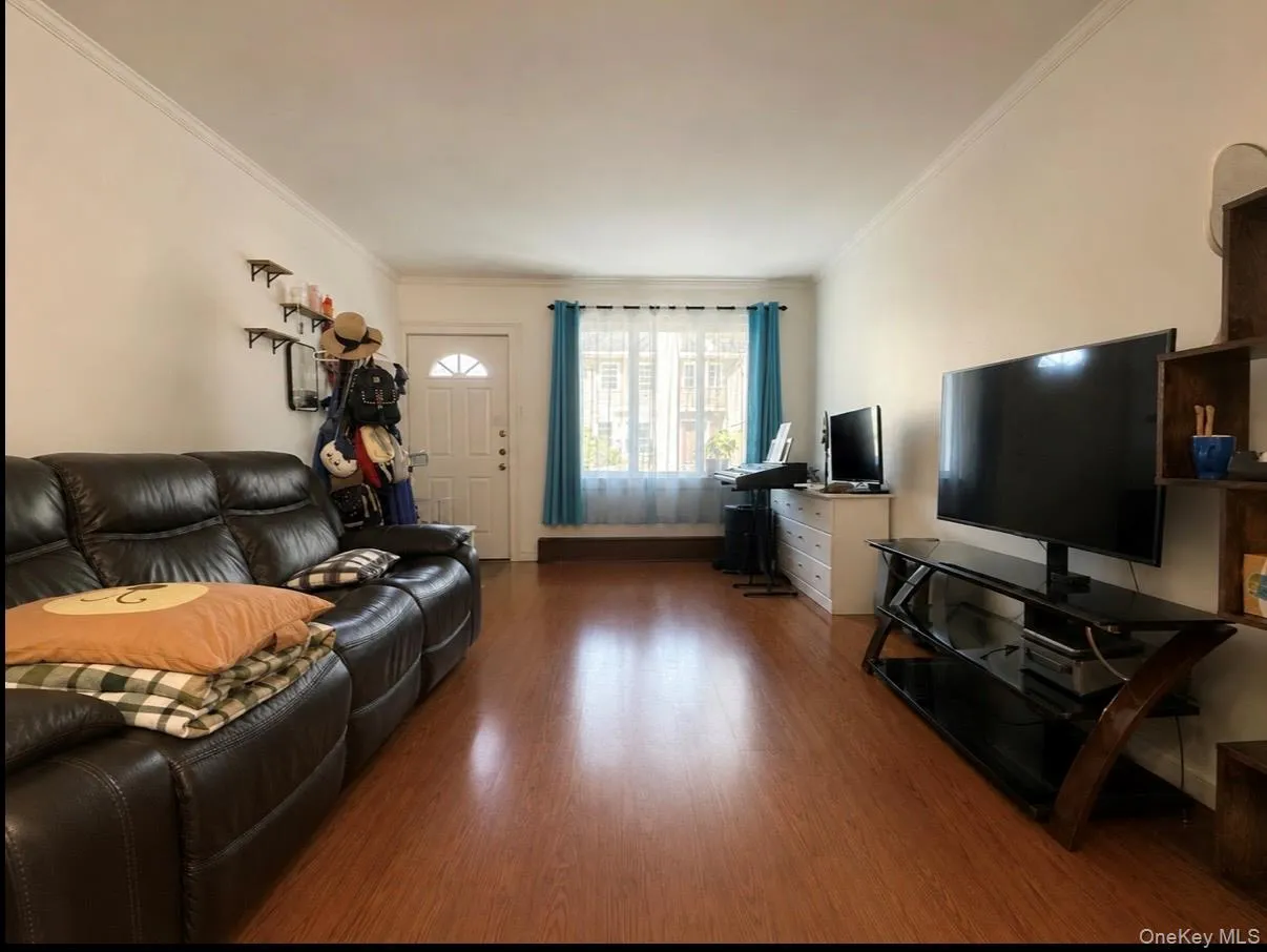 7221 66th Drive, New York, NY, 3 Bedrooms Bedrooms, 7 Rooms Rooms,1 BathroomBathrooms,Residential,For Rent,66th,0,1003844 7221 66th Drive, New York, NY, 3 Bedrooms Bedrooms, 7 Rooms Rooms,1 BathroomBathrooms,Residential,For Rent,66th,0,1003844