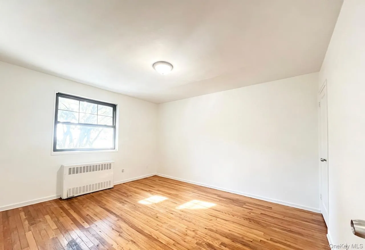 6722 136th Street, New York, NY, 3 Bedrooms Bedrooms, 6 Rooms Rooms,1 BathroomBathrooms,Residential,For Rent,136th Street,0,1003845 6722 136th Street, New York, NY, 3 Bedrooms Bedrooms, 6 Rooms Rooms,1 BathroomBathrooms,Residential,For Rent,136th Street,0,1003845