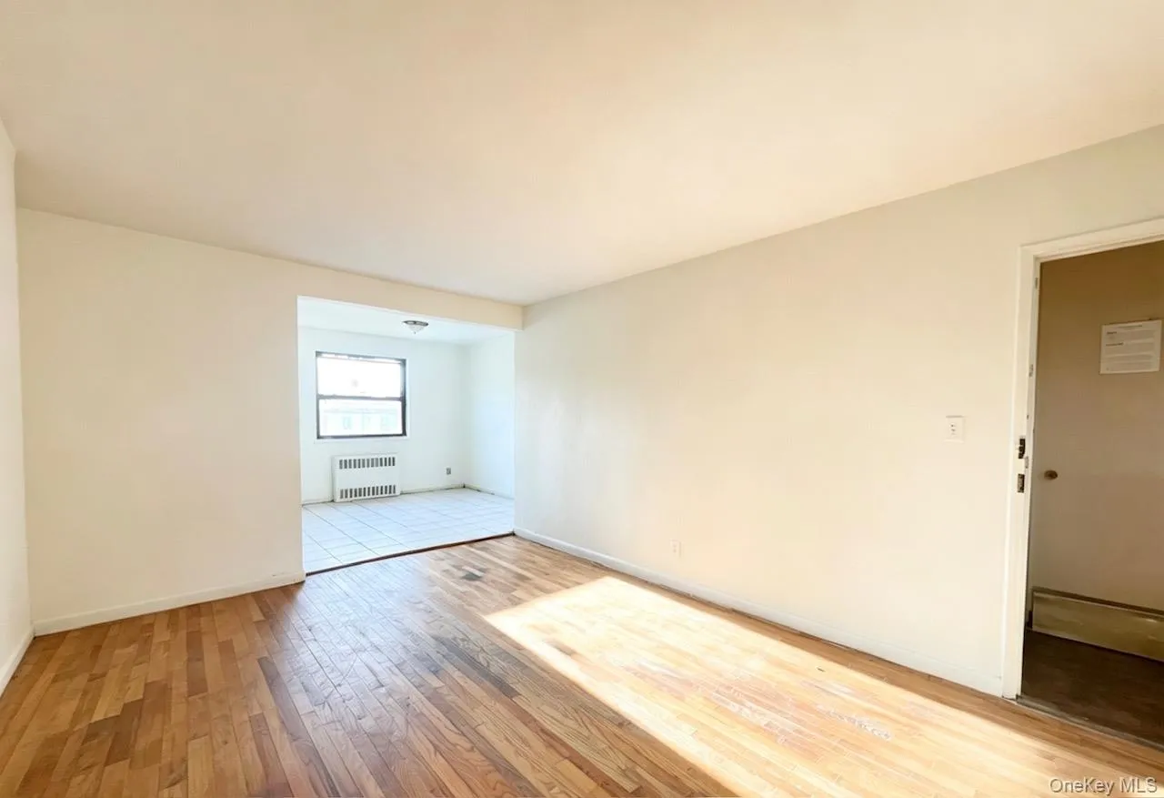 6722 136th Street, New York, NY, 3 Bedrooms Bedrooms, 6 Rooms Rooms,1 BathroomBathrooms,Residential,For Rent,136th Street,0,1003845 6722 136th Street, New York, NY, 3 Bedrooms Bedrooms, 6 Rooms Rooms,1 BathroomBathrooms,Residential,For Rent,136th Street,0,1003845