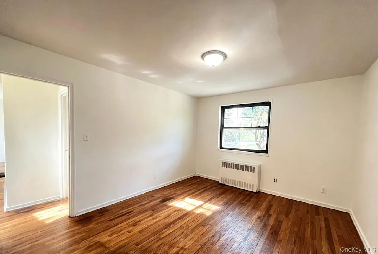 6722 136th Street, New York, NY, 3 Bedrooms Bedrooms, 6 Rooms Rooms,1 BathroomBathrooms,Residential,For Rent,136th Street,0,1003845 6722 136th Street, New York, NY, 3 Bedrooms Bedrooms, 6 Rooms Rooms,1 BathroomBathrooms,Residential,For Rent,136th Street,0,1003845