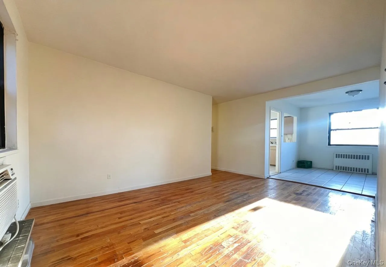 6722 136th Street, New York, NY, 3 Bedrooms Bedrooms, 6 Rooms Rooms,1 BathroomBathrooms,Residential,For Rent,136th Street,0,1003845 6722 136th Street, New York, NY, 3 Bedrooms Bedrooms, 6 Rooms Rooms,1 BathroomBathrooms,Residential,For Rent,136th Street,0,1003845