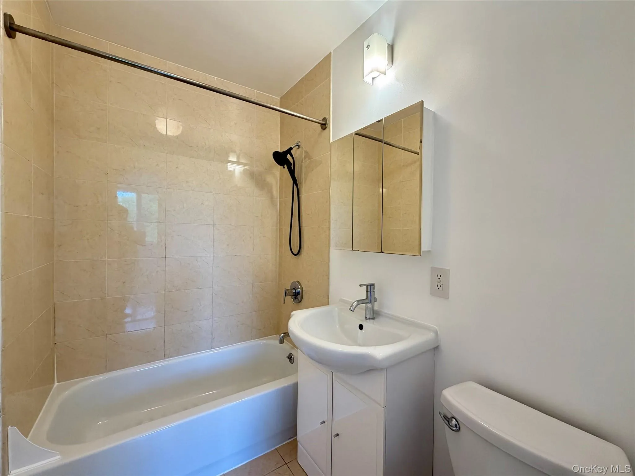 71-57 161st Street, New York, NY, 2 Bedrooms Bedrooms, 6 Rooms Rooms,2 BathroomsBathrooms,Residential Lease,For Rent,161st,0,1003846 71-57 161st Street, New York, NY, 2 Bedrooms Bedrooms, 6 Rooms Rooms,2 BathroomsBathrooms,Residential Lease,For Rent,161st,0,1003846