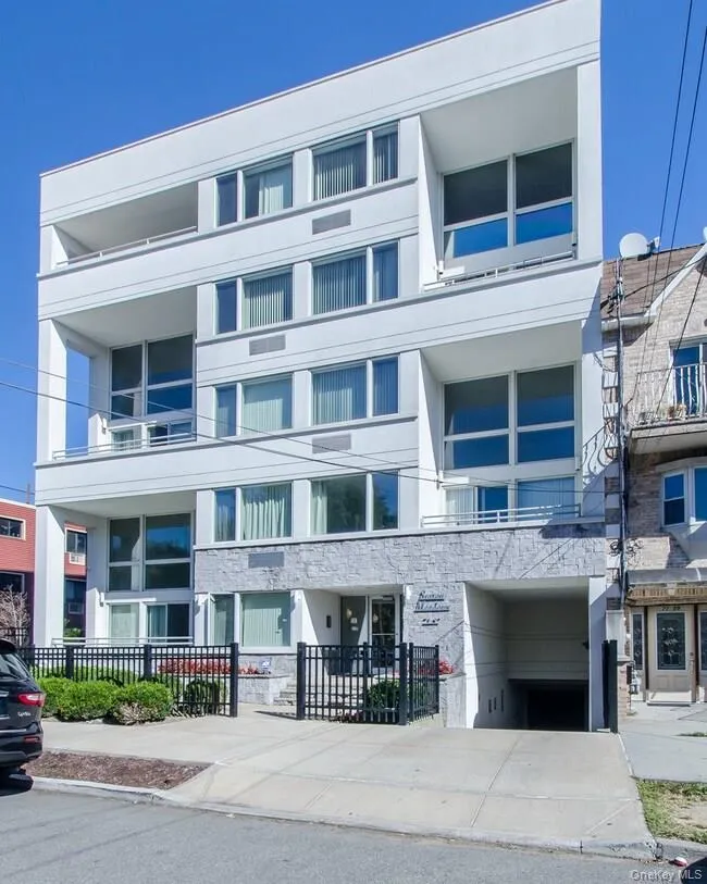 71-57 161st Street, New York, NY, 2 Bedrooms Bedrooms, 6 Rooms Rooms,2 BathroomsBathrooms,Residential Lease,For Rent,161st,0,1003846 71-57 161st Street, New York, NY, 2 Bedrooms Bedrooms, 6 Rooms Rooms,2 BathroomsBathrooms,Residential Lease,For Rent,161st,0,1003846