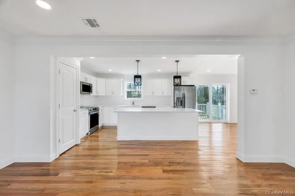 508 Starlight Drive, Brookhaven, NY, 6 Bedrooms Bedrooms, 8 Rooms Rooms,3 BathroomsBathrooms,Residential,For Rent,Starlight,0,1003850 508 Starlight Drive, Brookhaven, NY, 6 Bedrooms Bedrooms, 8 Rooms Rooms,3 BathroomsBathrooms,Residential,For Rent,Starlight,0,1003850