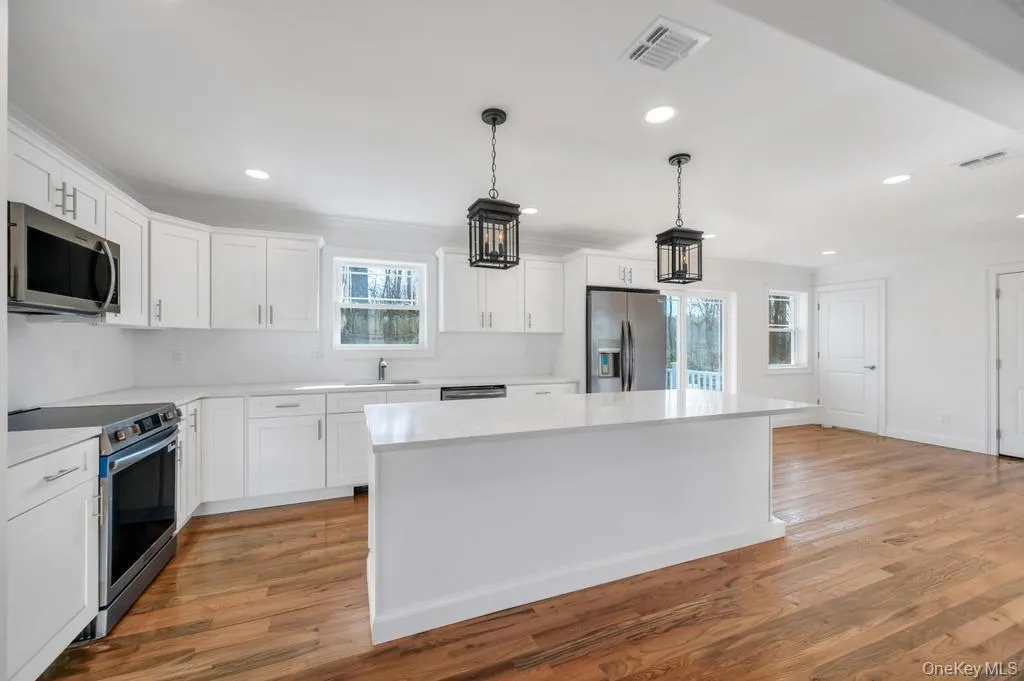 508 Starlight Drive, Brookhaven, NY, 6 Bedrooms Bedrooms, 8 Rooms Rooms,3 BathroomsBathrooms,Residential,For Rent,Starlight,0,1003850 508 Starlight Drive, Brookhaven, NY, 6 Bedrooms Bedrooms, 8 Rooms Rooms,3 BathroomsBathrooms,Residential,For Rent,Starlight,0,1003850