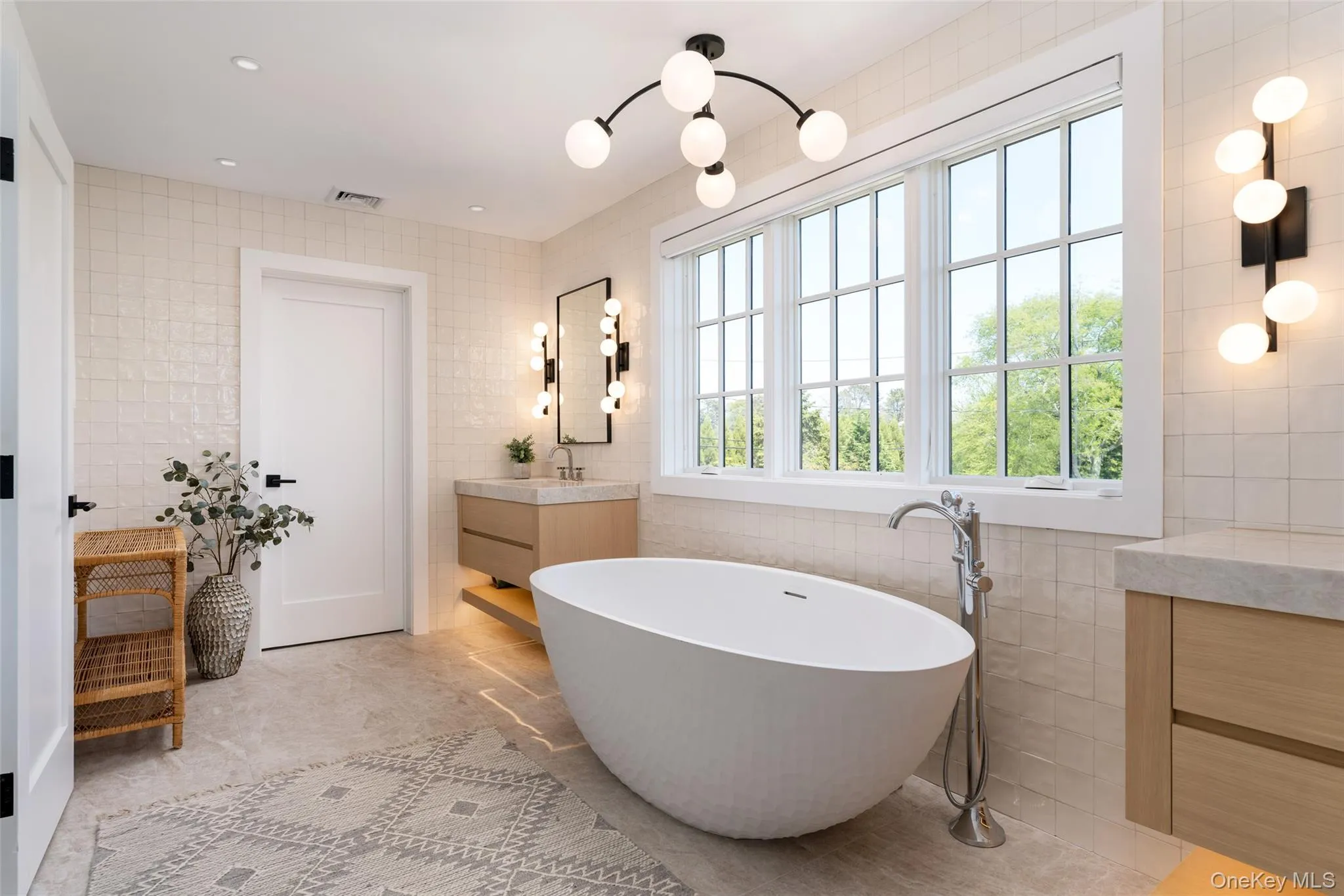 56 Middle Pond Road, Southampton, NY, 4 Bedrooms Bedrooms, 12 Rooms Rooms,4 BathroomsBathrooms,Residential,For Rent,Middle Pond,0,1003862 56 Middle Pond Road, Southampton, NY, 4 Bedrooms Bedrooms, 12 Rooms Rooms,4 BathroomsBathrooms,Residential,For Rent,Middle Pond,0,1003862