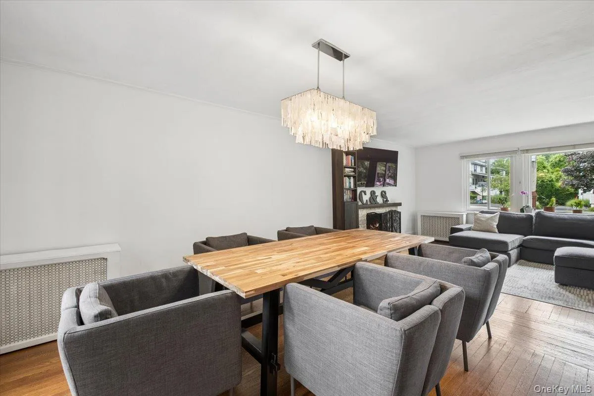 105 Longview Avenue, White Plains, NY, 4 Bedrooms Bedrooms, 8 Rooms Rooms,2 BathroomsBathrooms,Residential,For Rent,Longview,0,1003870 105 Longview Avenue, White Plains, NY, 4 Bedrooms Bedrooms, 8 Rooms Rooms,2 BathroomsBathrooms,Residential,For Rent,Longview,0,1003870