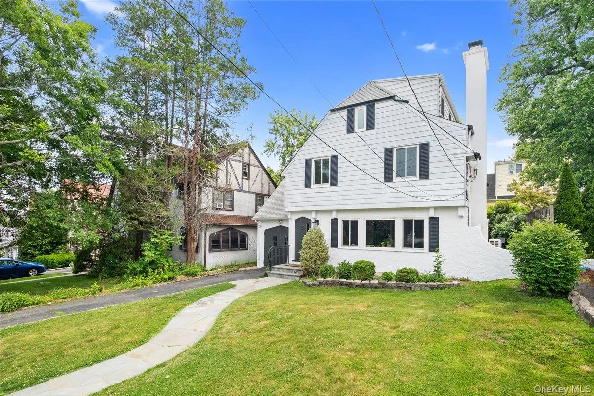 105 Longview Avenue, White Plains, NY, 4 Bedrooms Bedrooms, 8 Rooms Rooms,2 BathroomsBathrooms,Residential,For Rent,Longview,0,1003870 105 Longview Avenue, White Plains, NY, 4 Bedrooms Bedrooms, 8 Rooms Rooms,2 BathroomsBathrooms,Residential,For Rent,Longview,0,1003870