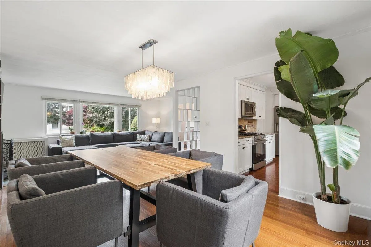 105 Longview Avenue, White Plains, NY, 4 Bedrooms Bedrooms, 8 Rooms Rooms,2 BathroomsBathrooms,Residential,For Rent,Longview,0,1003870 105 Longview Avenue, White Plains, NY, 4 Bedrooms Bedrooms, 8 Rooms Rooms,2 BathroomsBathrooms,Residential,For Rent,Longview,0,1003870