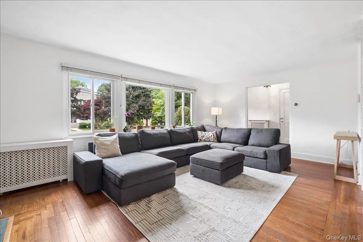 105 Longview Avenue, White Plains, NY, 4 Bedrooms Bedrooms, 8 Rooms Rooms,2 BathroomsBathrooms,Residential,For Rent,Longview,0,1003870 105 Longview Avenue, White Plains, NY, 4 Bedrooms Bedrooms, 8 Rooms Rooms,2 BathroomsBathrooms,Residential,For Rent,Longview,0,1003870