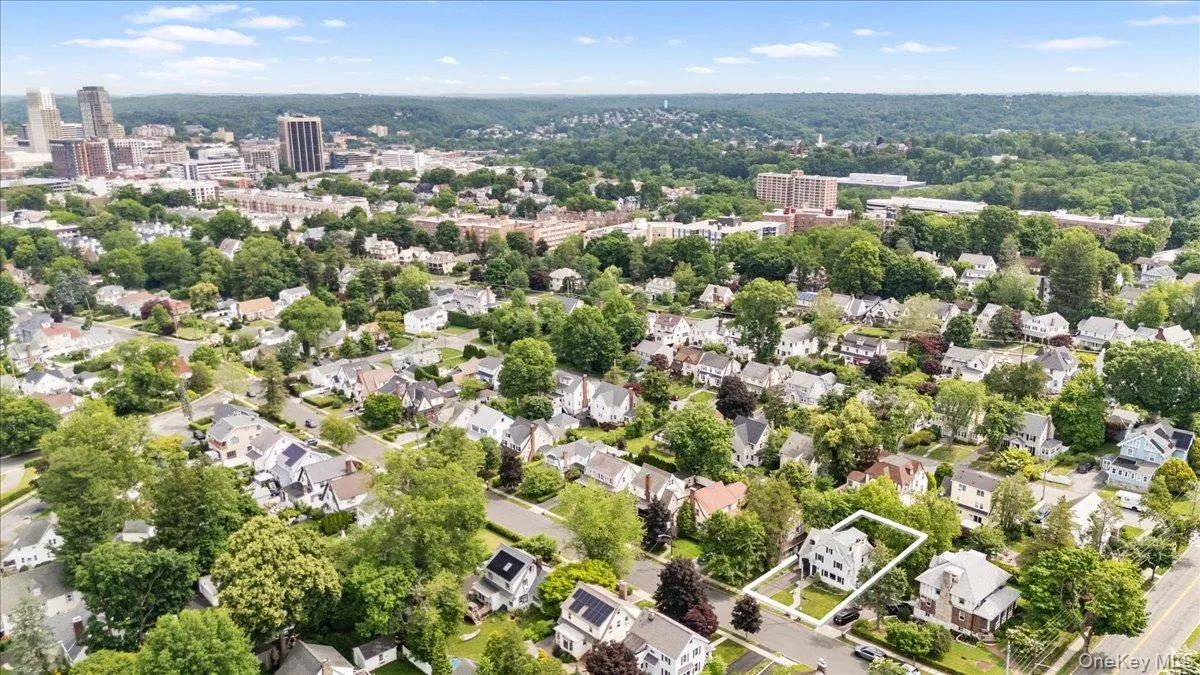 105 Longview Avenue, White Plains, NY, 4 Bedrooms Bedrooms, 8 Rooms Rooms,2 BathroomsBathrooms,Residential,For Rent,Longview,0,1003870 105 Longview Avenue, White Plains, NY, 4 Bedrooms Bedrooms, 8 Rooms Rooms,2 BathroomsBathrooms,Residential,For Rent,Longview,0,1003870