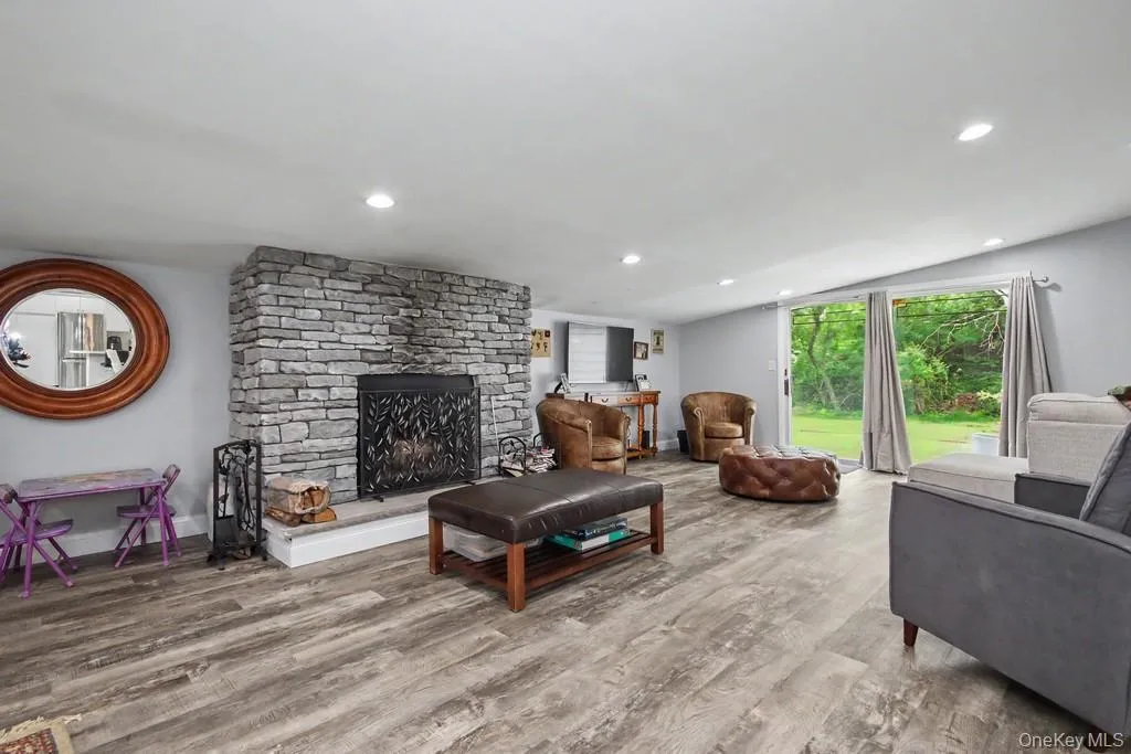 386 Lake Louise Marie Road, Thompson, NY, 3 Bedrooms Bedrooms, 7 Rooms Rooms,2 BathroomsBathrooms,Residential,For Rent,Lake Louise Marie,0,1003872 386 Lake Louise Marie Road, Thompson, NY, 3 Bedrooms Bedrooms, 7 Rooms Rooms,2 BathroomsBathrooms,Residential,For Rent,Lake Louise Marie,0,1003872