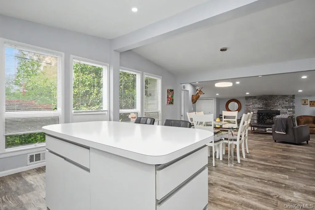 386 Lake Louise Marie Road, Thompson, NY, 3 Bedrooms Bedrooms, 7 Rooms Rooms,2 BathroomsBathrooms,Residential,For Rent,Lake Louise Marie,0,1003872 386 Lake Louise Marie Road, Thompson, NY, 3 Bedrooms Bedrooms, 7 Rooms Rooms,2 BathroomsBathrooms,Residential,For Rent,Lake Louise Marie,0,1003872