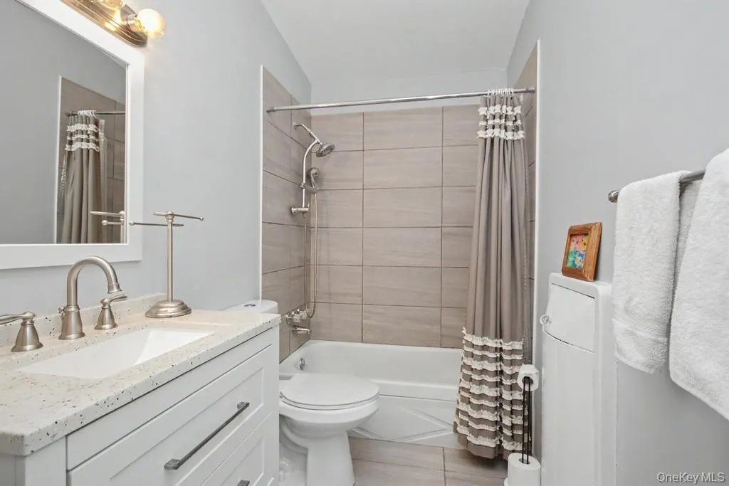 386 Lake Louise Marie Road, Thompson, NY, 3 Bedrooms Bedrooms, 7 Rooms Rooms,2 BathroomsBathrooms,Residential,For Rent,Lake Louise Marie,0,1003872 386 Lake Louise Marie Road, Thompson, NY, 3 Bedrooms Bedrooms, 7 Rooms Rooms,2 BathroomsBathrooms,Residential,For Rent,Lake Louise Marie,0,1003872