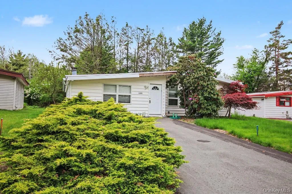 386 Lake Louise Marie Road, Thompson, NY, 3 Bedrooms Bedrooms, 7 Rooms Rooms,2 BathroomsBathrooms,Residential,For Rent,Lake Louise Marie,0,1003872 386 Lake Louise Marie Road, Thompson, NY, 3 Bedrooms Bedrooms, 7 Rooms Rooms,2 BathroomsBathrooms,Residential,For Rent,Lake Louise Marie,0,1003872