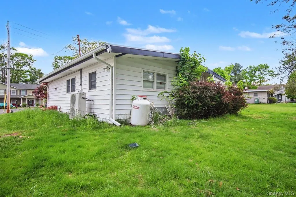 386 Lake Louise Marie Road, Thompson, NY, 3 Bedrooms Bedrooms, 7 Rooms Rooms,2 BathroomsBathrooms,Residential,For Rent,Lake Louise Marie,0,1003872 386 Lake Louise Marie Road, Thompson, NY, 3 Bedrooms Bedrooms, 7 Rooms Rooms,2 BathroomsBathrooms,Residential,For Rent,Lake Louise Marie,0,1003872