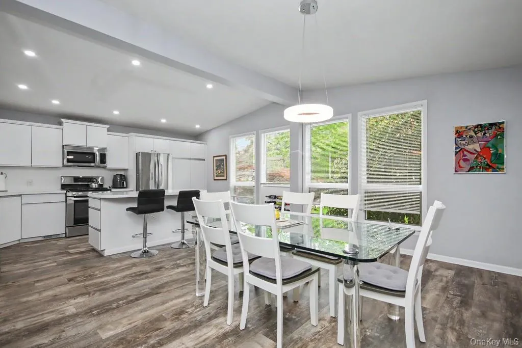 386 Lake Louise Marie Road, Thompson, NY, 3 Bedrooms Bedrooms, 7 Rooms Rooms,2 BathroomsBathrooms,Residential,For Rent,Lake Louise Marie,0,1003872 386 Lake Louise Marie Road, Thompson, NY, 3 Bedrooms Bedrooms, 7 Rooms Rooms,2 BathroomsBathrooms,Residential,For Rent,Lake Louise Marie,0,1003872