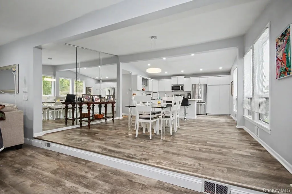 386 Lake Louise Marie Road, Thompson, NY, 3 Bedrooms Bedrooms, 7 Rooms Rooms,2 BathroomsBathrooms,Residential,For Rent,Lake Louise Marie,0,1003872 386 Lake Louise Marie Road, Thompson, NY, 3 Bedrooms Bedrooms, 7 Rooms Rooms,2 BathroomsBathrooms,Residential,For Rent,Lake Louise Marie,0,1003872