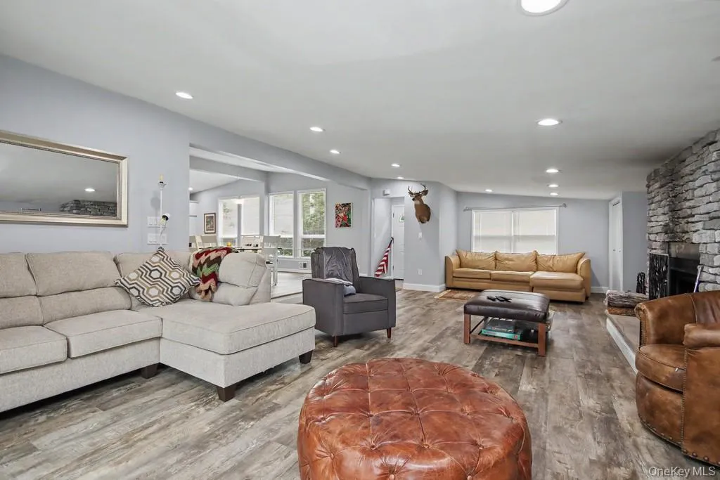 386 Lake Louise Marie Road, Thompson, NY, 3 Bedrooms Bedrooms, 7 Rooms Rooms,2 BathroomsBathrooms,Residential,For Rent,Lake Louise Marie,0,1003872 386 Lake Louise Marie Road, Thompson, NY, 3 Bedrooms Bedrooms, 7 Rooms Rooms,2 BathroomsBathrooms,Residential,For Rent,Lake Louise Marie,0,1003872