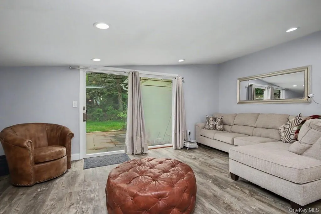 386 Lake Louise Marie Road, Thompson, NY, 3 Bedrooms Bedrooms, 7 Rooms Rooms,2 BathroomsBathrooms,Residential,For Rent,Lake Louise Marie,0,1003872 386 Lake Louise Marie Road, Thompson, NY, 3 Bedrooms Bedrooms, 7 Rooms Rooms,2 BathroomsBathrooms,Residential,For Rent,Lake Louise Marie,0,1003872