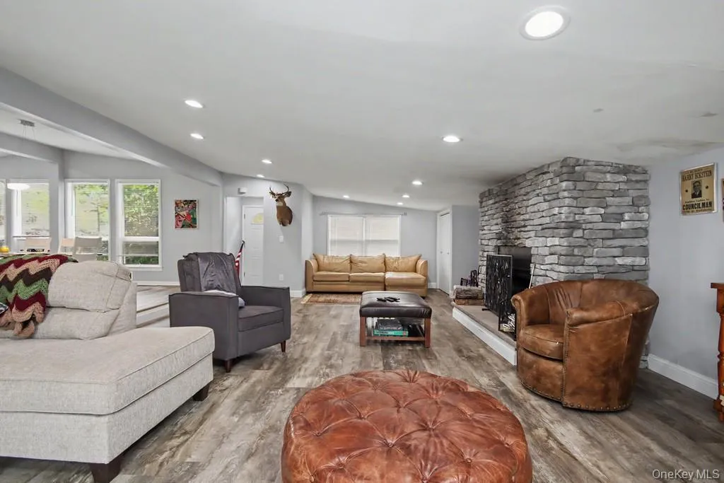 386 Lake Louise Marie Road, Thompson, NY, 3 Bedrooms Bedrooms, 7 Rooms Rooms,2 BathroomsBathrooms,Residential,For Rent,Lake Louise Marie,0,1003872 386 Lake Louise Marie Road, Thompson, NY, 3 Bedrooms Bedrooms, 7 Rooms Rooms,2 BathroomsBathrooms,Residential,For Rent,Lake Louise Marie,0,1003872