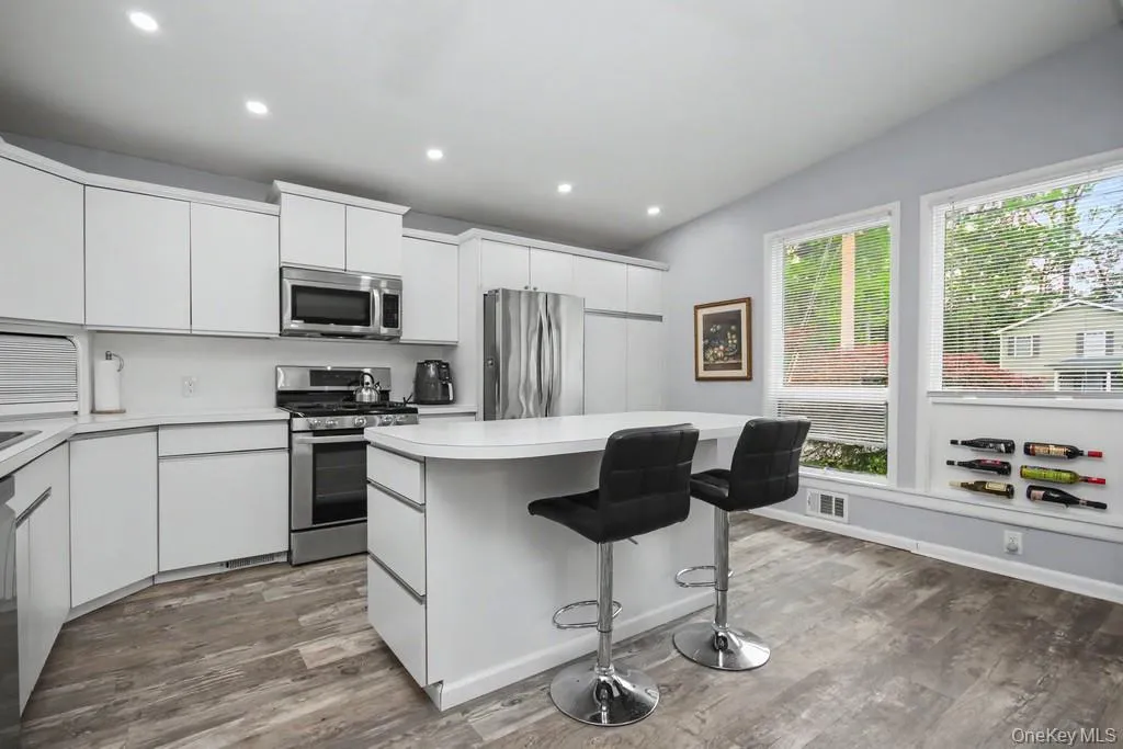 386 Lake Louise Marie Road, Thompson, NY, 3 Bedrooms Bedrooms, 7 Rooms Rooms,2 BathroomsBathrooms,Residential,For Rent,Lake Louise Marie,0,1003872 386 Lake Louise Marie Road, Thompson, NY, 3 Bedrooms Bedrooms, 7 Rooms Rooms,2 BathroomsBathrooms,Residential,For Rent,Lake Louise Marie,0,1003872