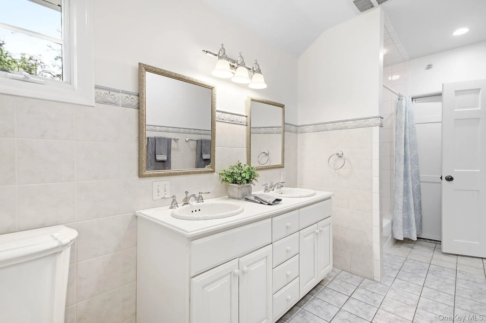 26 Century Ridge Road, Harrison, NY, 4 Bedrooms Bedrooms, 11 Rooms Rooms,4 BathroomsBathrooms,Residential,For Rent,Century Ridge,0,KEY1003883 26 Century Ridge Road, Harrison, NY, 4 Bedrooms Bedrooms, 11 Rooms Rooms,4 BathroomsBathrooms,Residential,For Rent,Century Ridge,0,KEY1003883