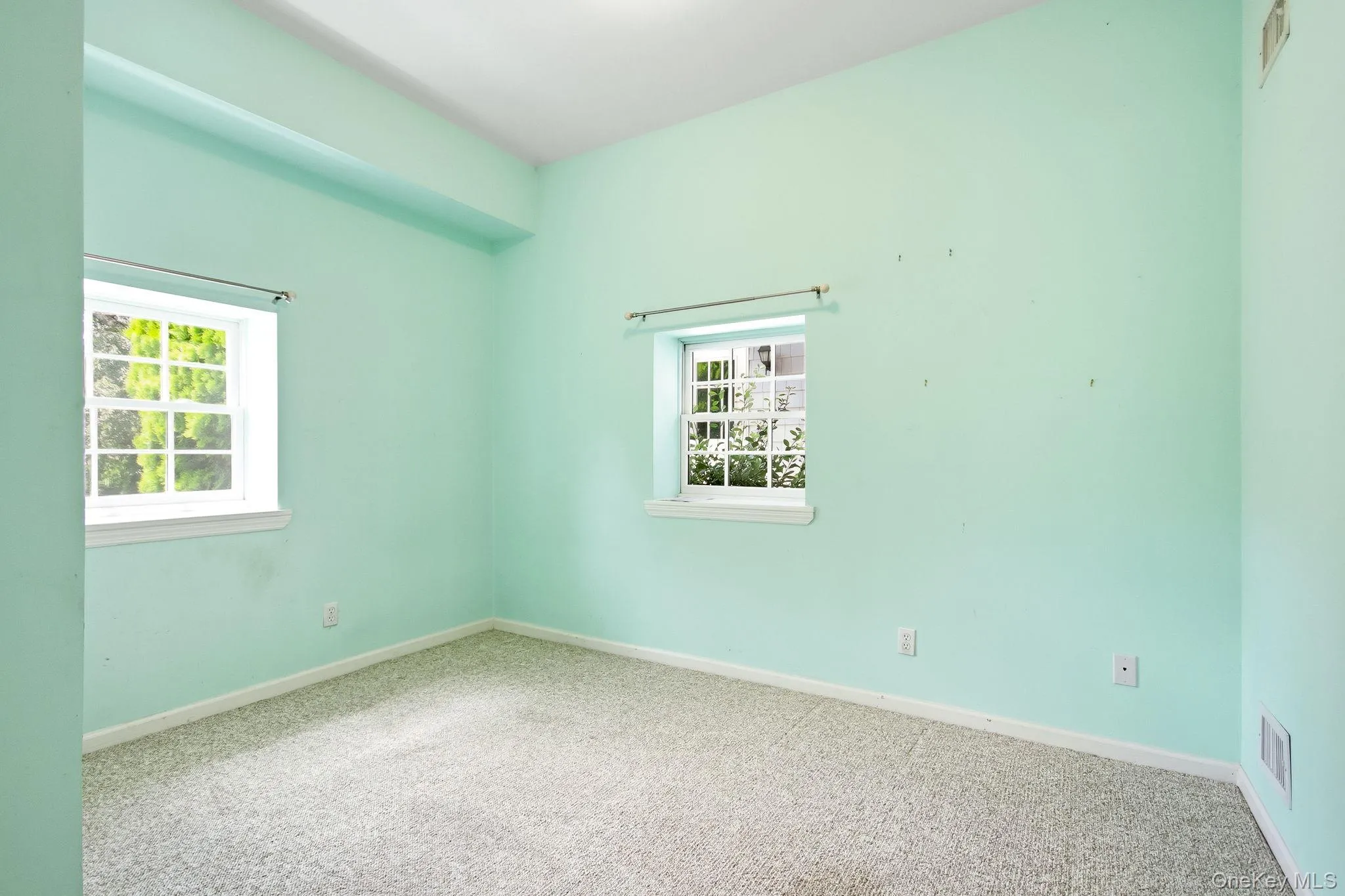 Bonus room! Flexible space offering possibilities for work, fitness, hobbies, or storage. Bonus room! Flexible space offering possibilities for work, fitness, hobbies, or storage.