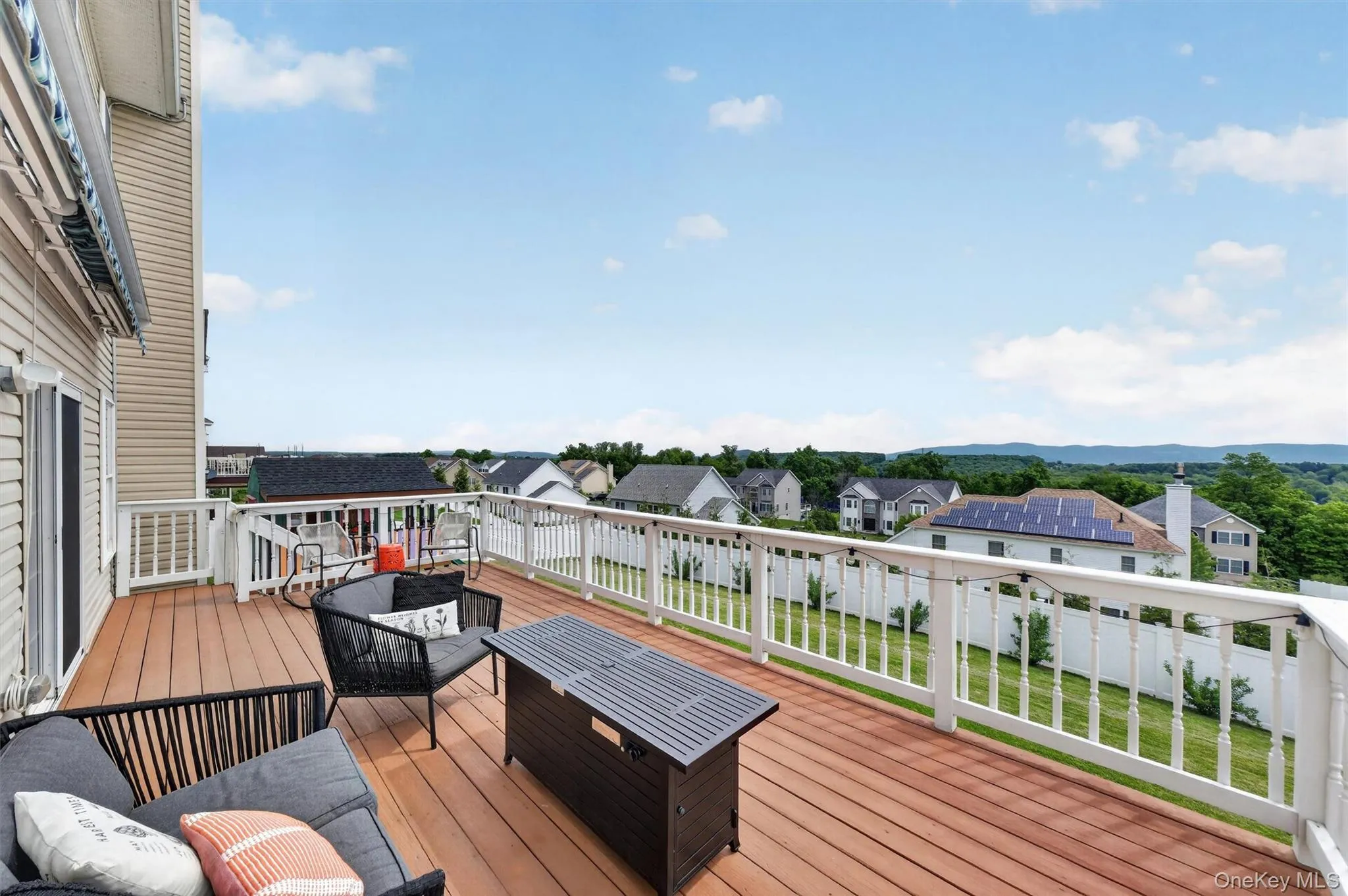Deck with Panoramic View Deck with Panoramic View