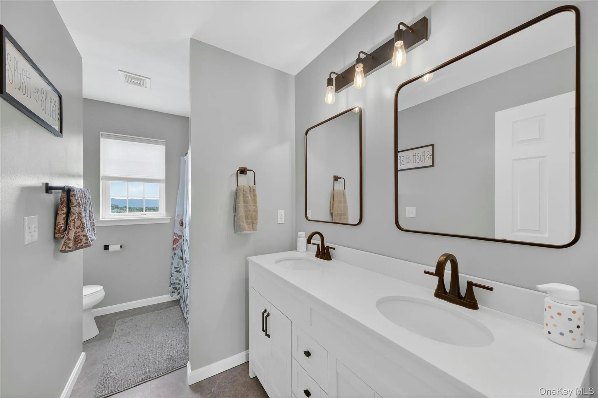 2nd Floor Main Bath 2nd Floor Main Bath