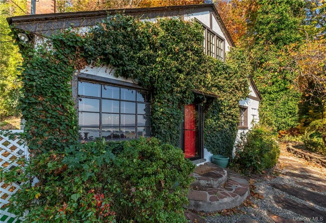 89 River Road, Orangetown, NY, 1 Bedroom Bedrooms, 4 Rooms Rooms,1 BathroomBathrooms,Residential Lease,For Rent,River,0,1003886 89 River Road, Orangetown, NY, 1 Bedroom Bedrooms, 4 Rooms Rooms,1 BathroomBathrooms,Residential Lease,For Rent,River,0,1003886