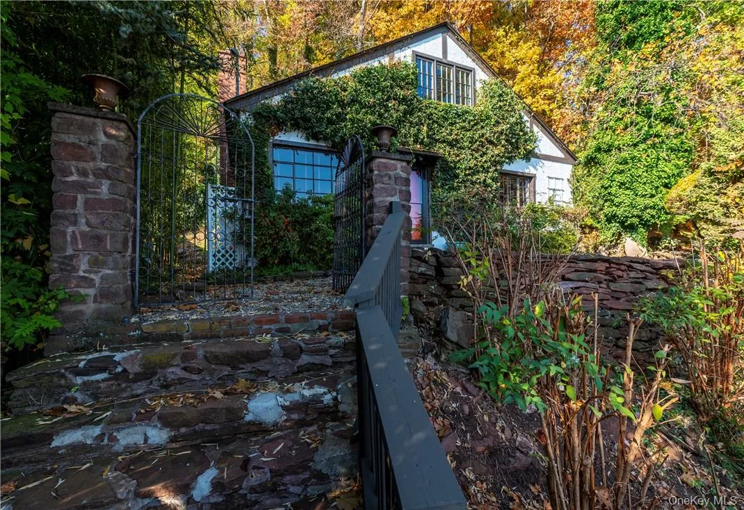 89 River Road, Orangetown, NY, 1 Bedroom Bedrooms, 4 Rooms Rooms,1 BathroomBathrooms,Residential Lease,For Rent,River,0,1003886 89 River Road, Orangetown, NY, 1 Bedroom Bedrooms, 4 Rooms Rooms,1 BathroomBathrooms,Residential Lease,For Rent,River,0,1003886