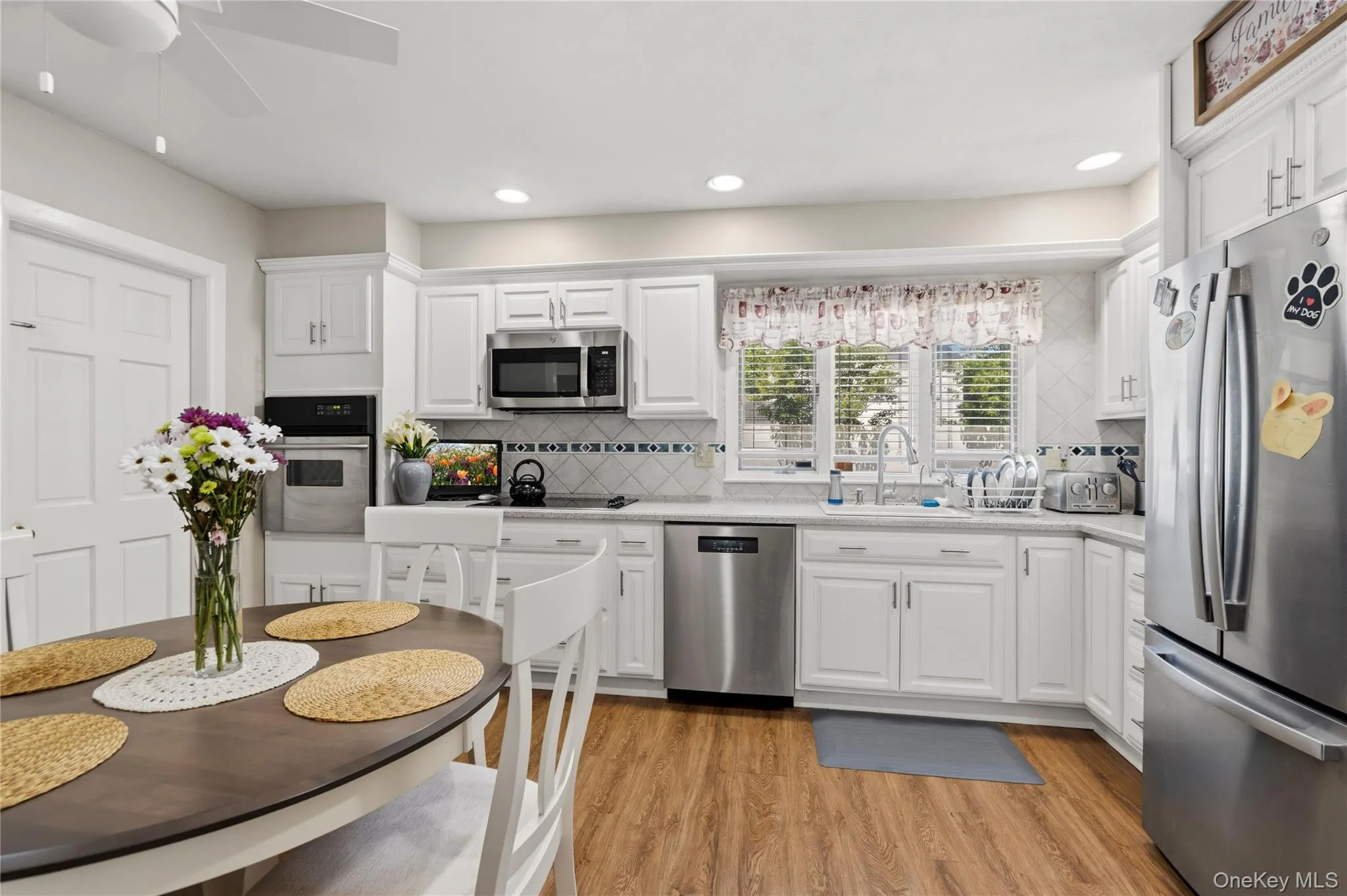 107 Clinton Avenue, Brookhaven, NY, 3 Bedrooms Bedrooms, 8 Rooms Rooms,1 BathroomBathrooms,Residential,For Rent,Clinton,0,1003891 107 Clinton Avenue, Brookhaven, NY, 3 Bedrooms Bedrooms, 8 Rooms Rooms,1 BathroomBathrooms,Residential,For Rent,Clinton,0,1003891